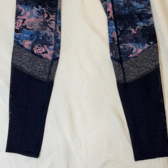 Lululemon Athletica Cycle Leggings | Size 6 | Mesh Bottom | Padded Butt | NWOT - Picture 2 of 9